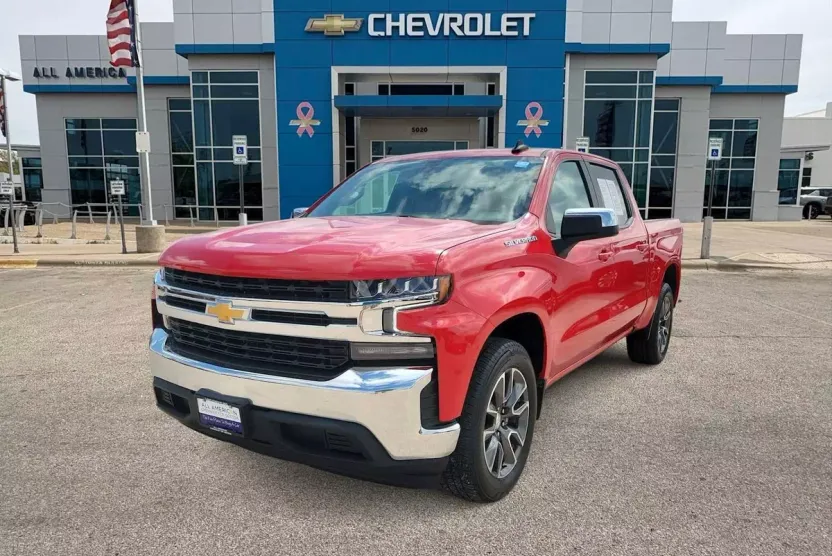2022 Chevrolet Silverado 1500 LT photo 1