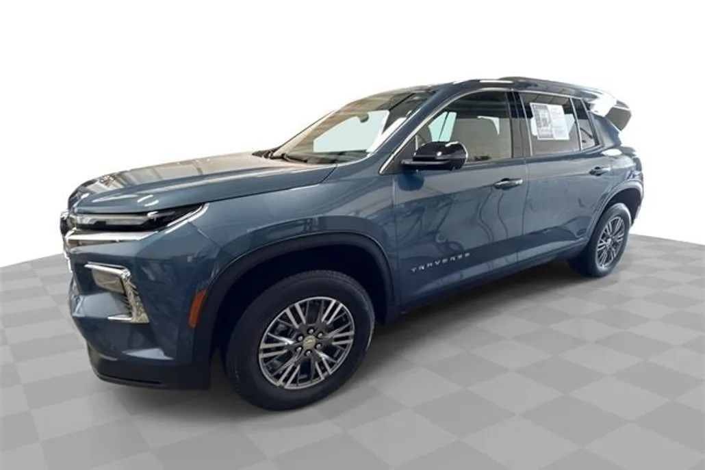 2024 Chevrolet Traverse photo 1