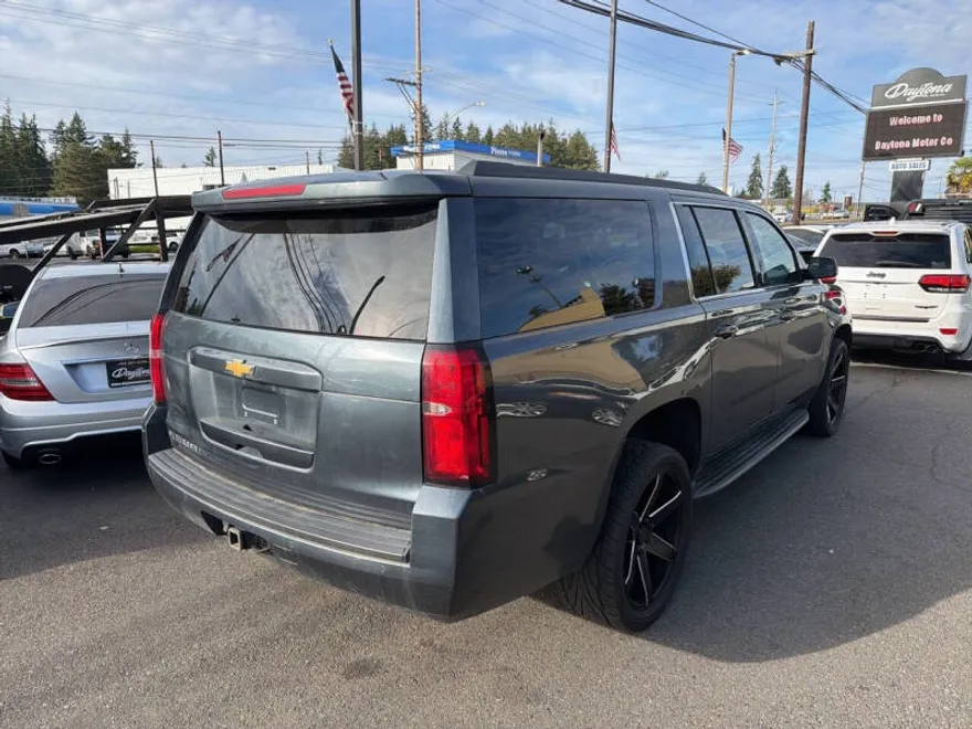 2019 Chevrolet Suburban LS photo 1