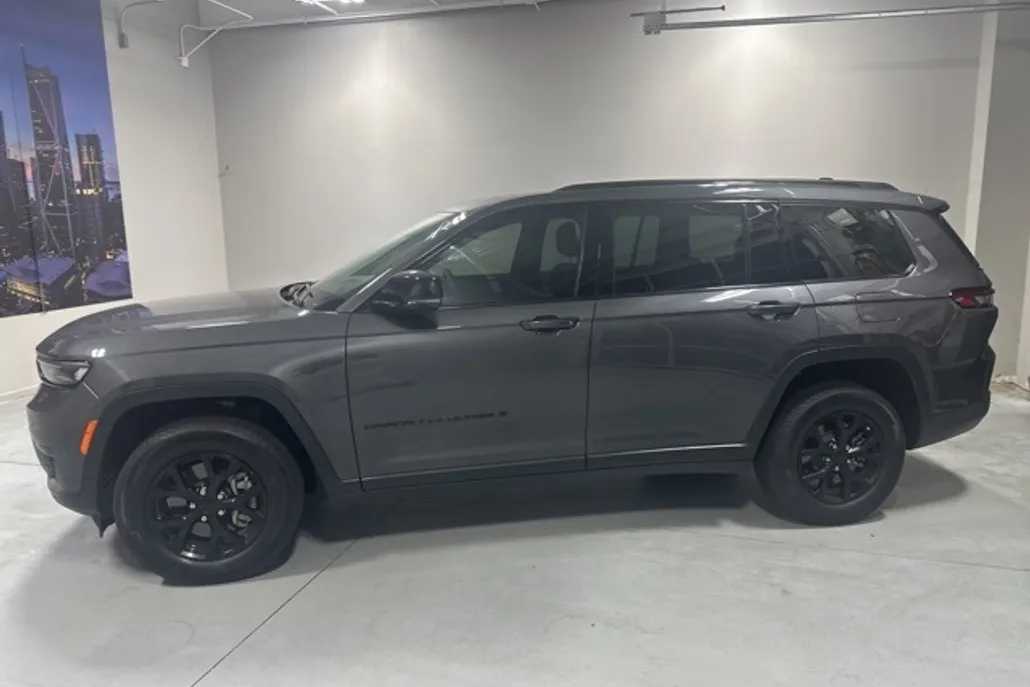 2025 Jeep Grand Cherokee Altitude X photo 1