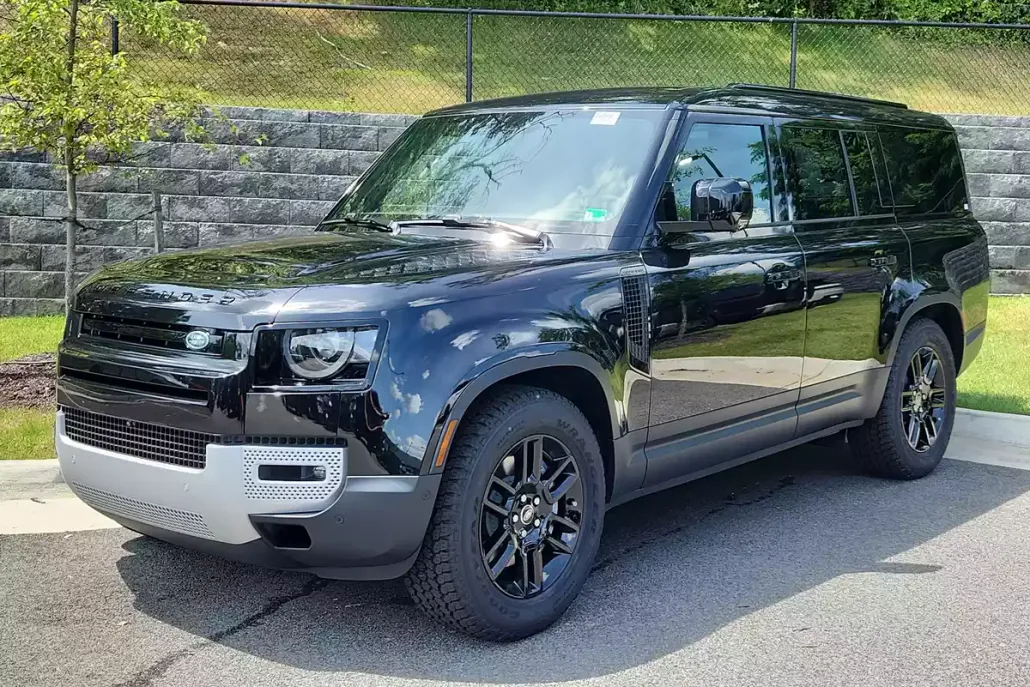2025 Land Rover Defender 130 S photo 1