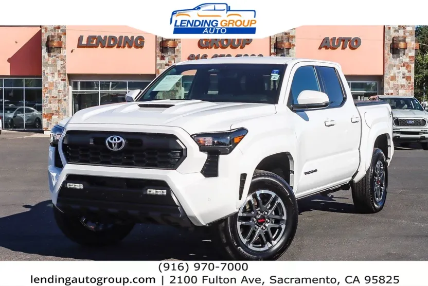 2024 Toyota Tacoma TRD Sport photo 1