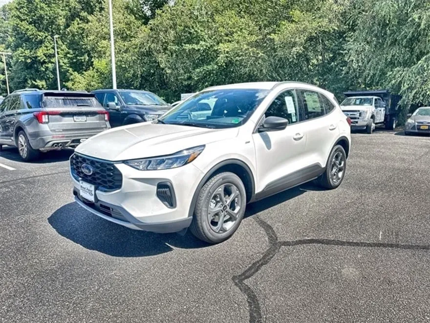 2025 Ford Escape ST-Line photo 1