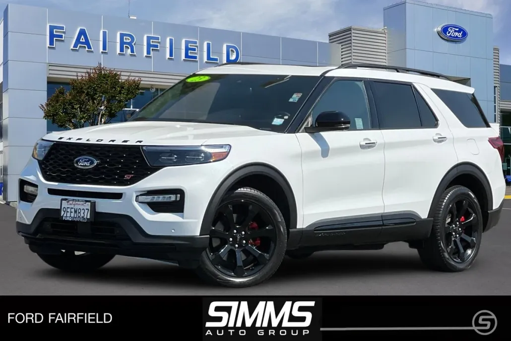 2023 Ford Explorer ST photo 1