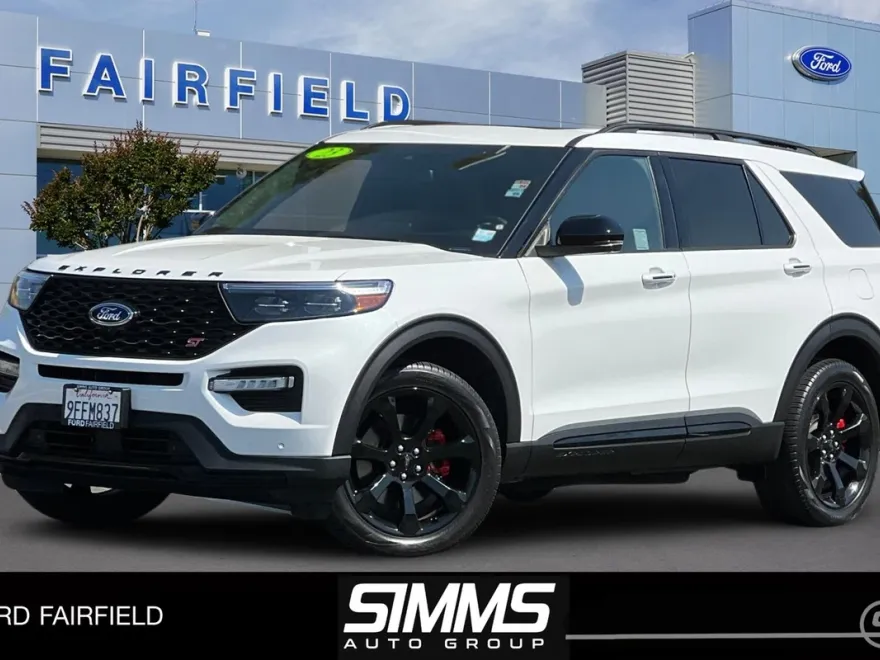 2023 Ford Explorer ST photo 1