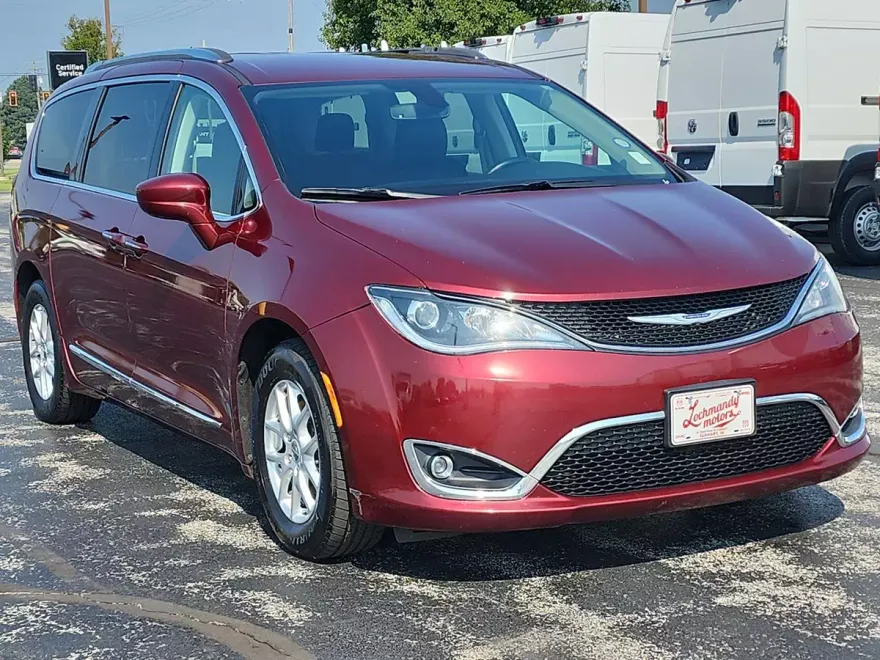 2020 Chrysler Pacifica Touring L photo 1