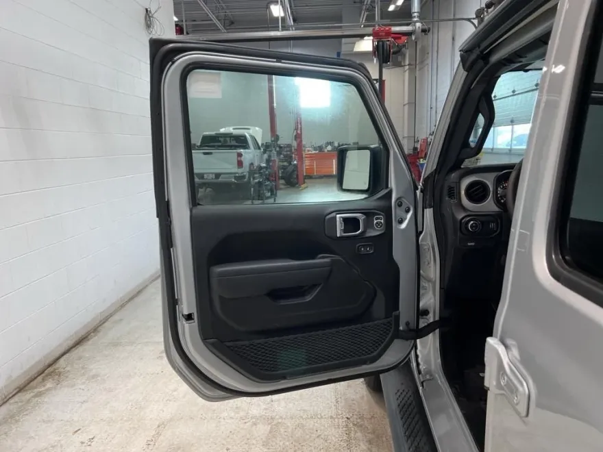 2024 Jeep Gladiator Sport S photo 33
