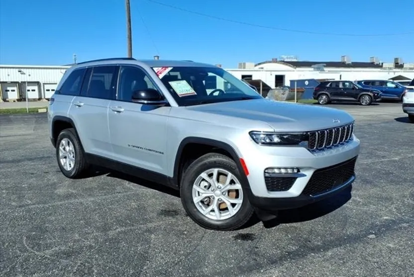 2023 Jeep Grand Cherokee Limited photo 1