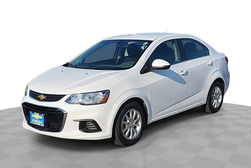 2020 Chevrolet Sonic LT photo 1