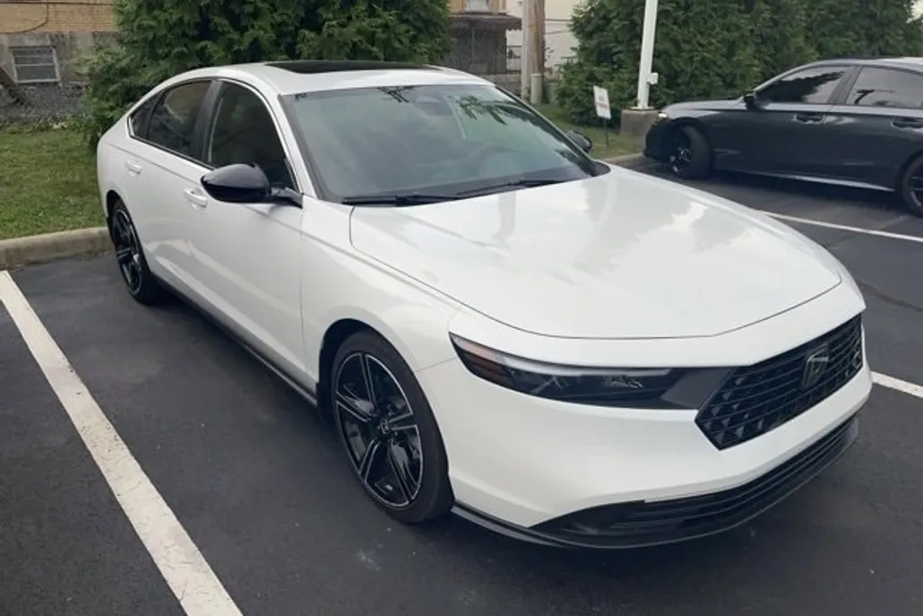 2025 Honda Accord Hybrid Sport photo 1