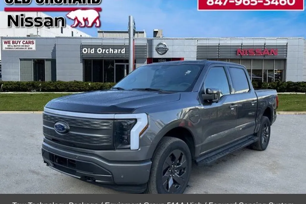 2023 Ford F-150 Lightning Lariat photo 1