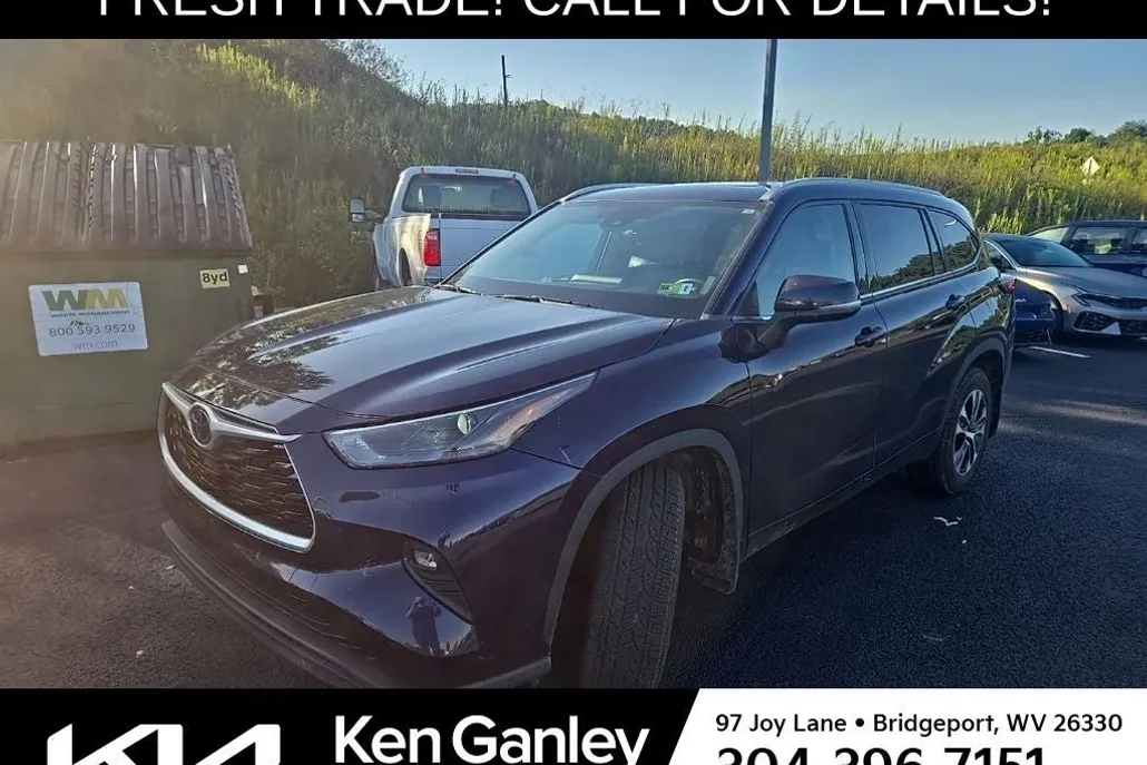 2022 Toyota Highlander XLE photo 1