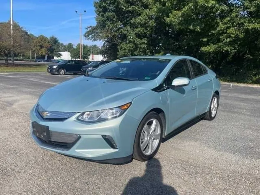 2019 Chevrolet Volt LT photo 1