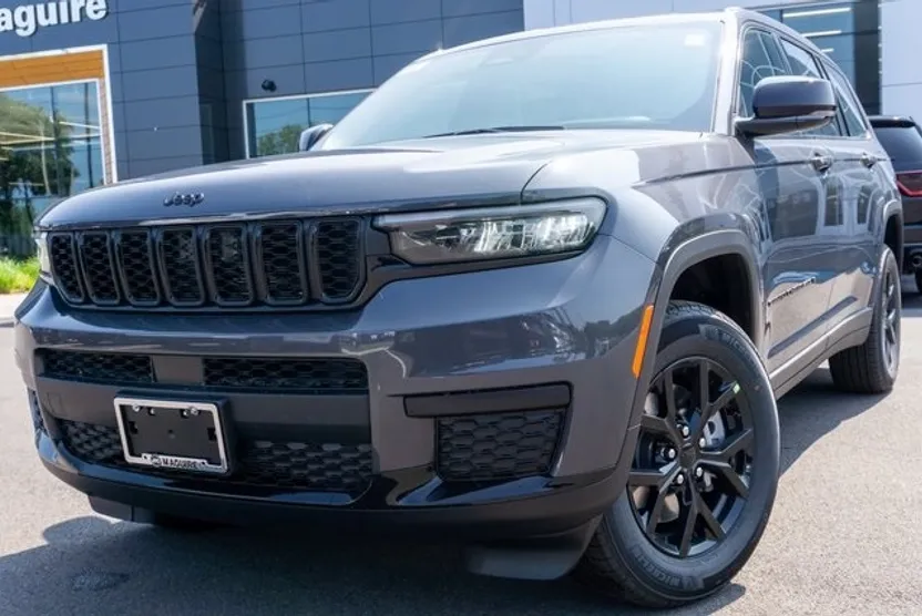 2025 Jeep Grand Cherokee Altitude X photo 1