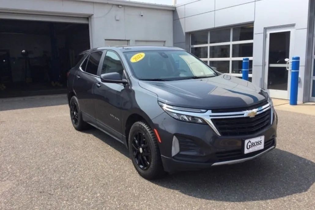 2022 Chevrolet Equinox LT photo 1