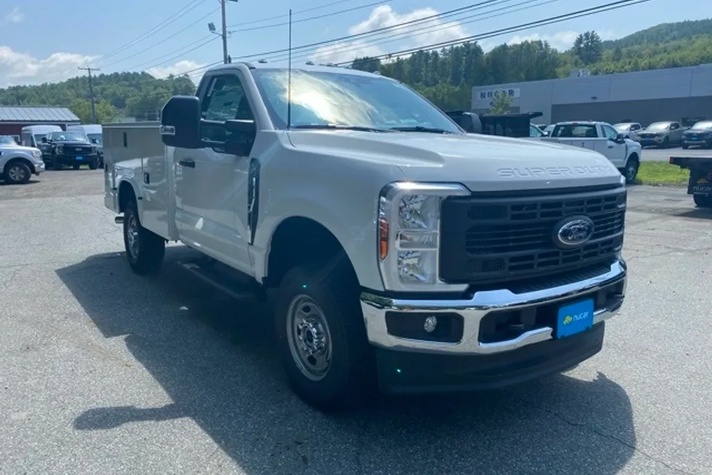 2025 Ford F-250 photo 1