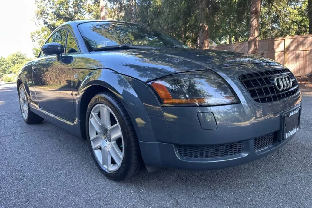 2004 Audi TT Coupe photo 1