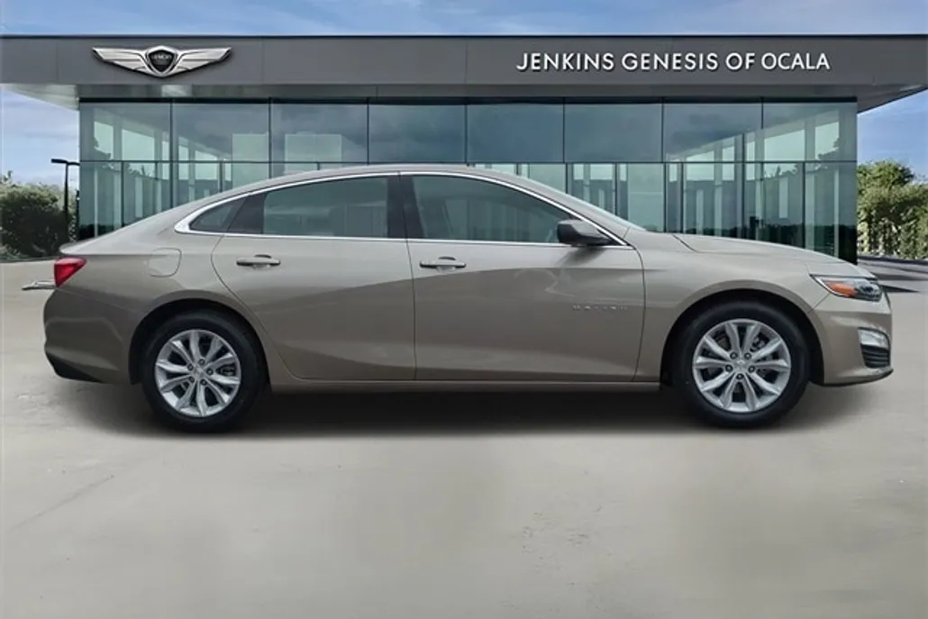 2024 Chevrolet Malibu 1LT photo 1