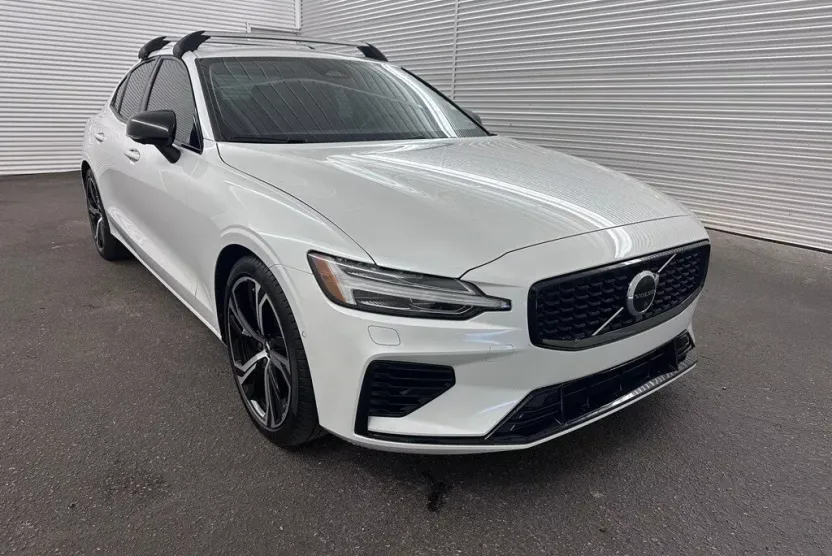 2023 Volvo S60 Recharge Plus photo 1