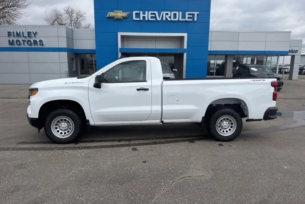 2025 Chevrolet Silverado 1500 photo 1