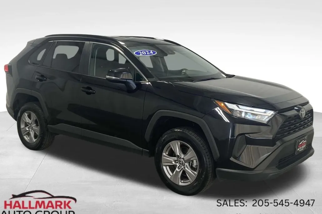 2024 Toyota RAV4 XLE photo 1