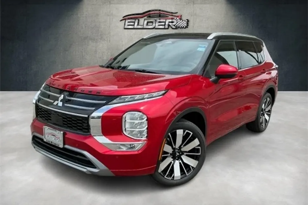 2025 Mitsubishi Outlander SEL photo 1