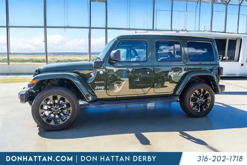 2021 Jeep Wrangler Unlimited Sahara 4xe photo 1
