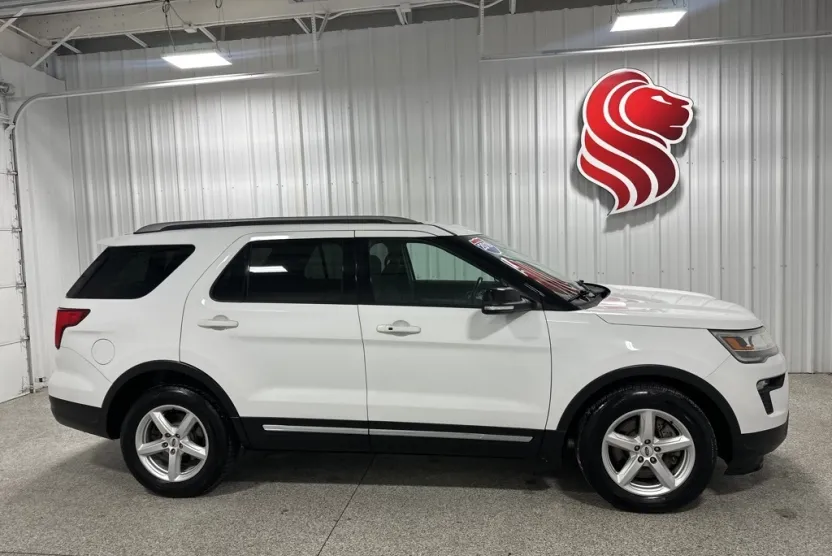 2018 Ford Explorer XLT photo 1