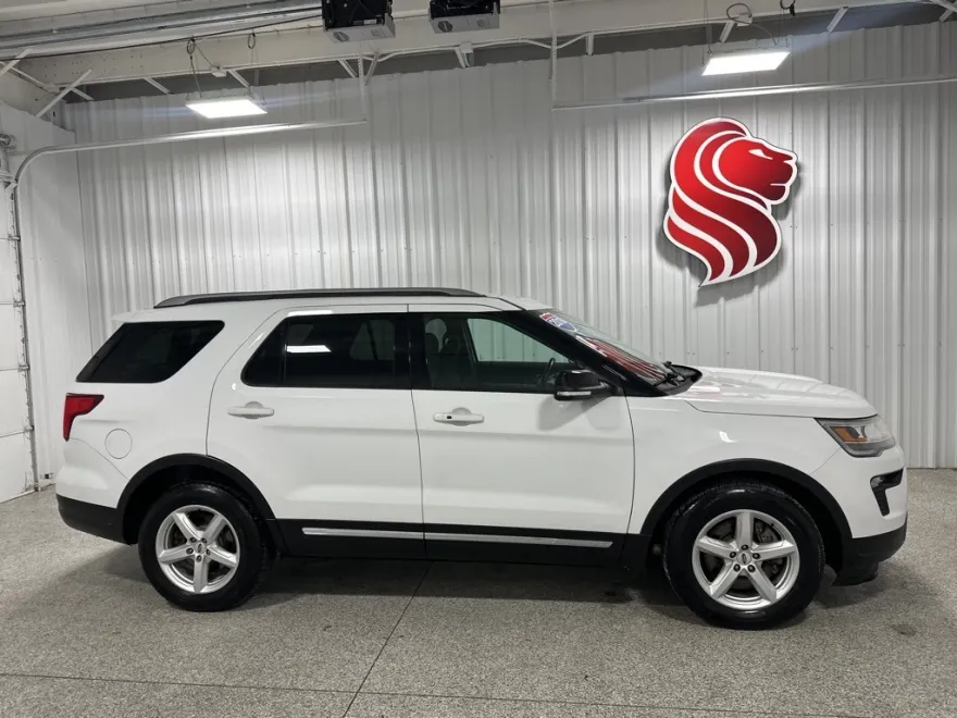 2018 Ford Explorer XLT photo 1