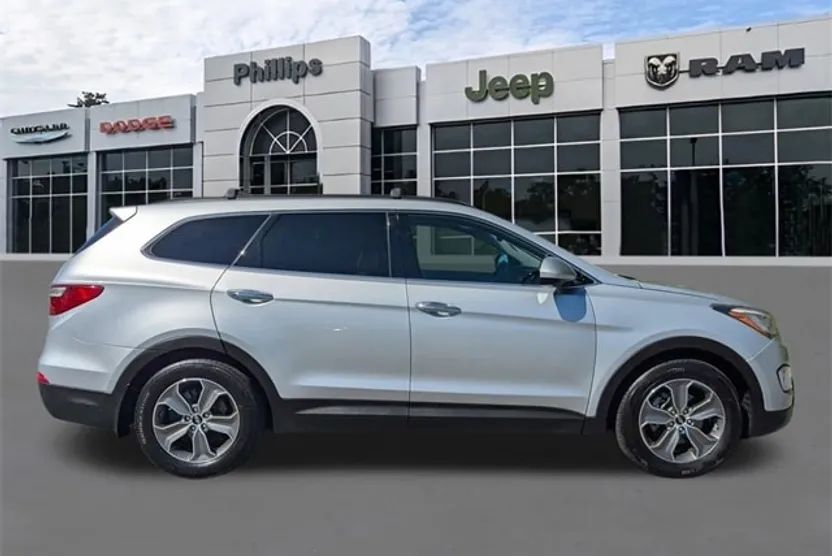 2013 Hyundai Santa Fe GLS photo 1