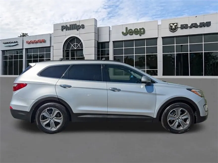 2013 Hyundai Santa Fe GLS photo 1