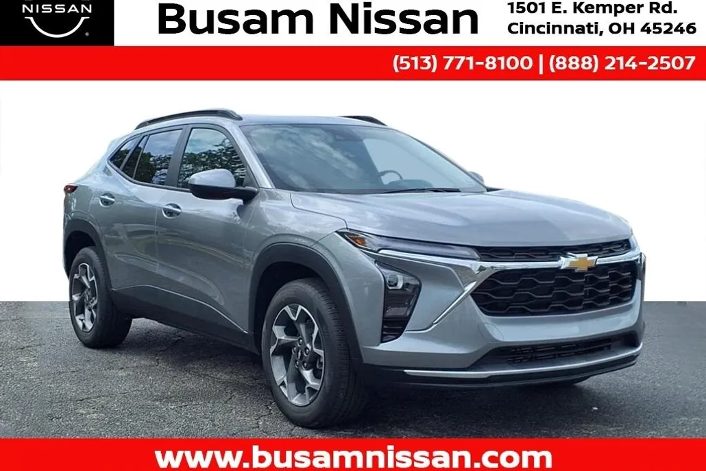 2025 Chevrolet Trax LT photo 1