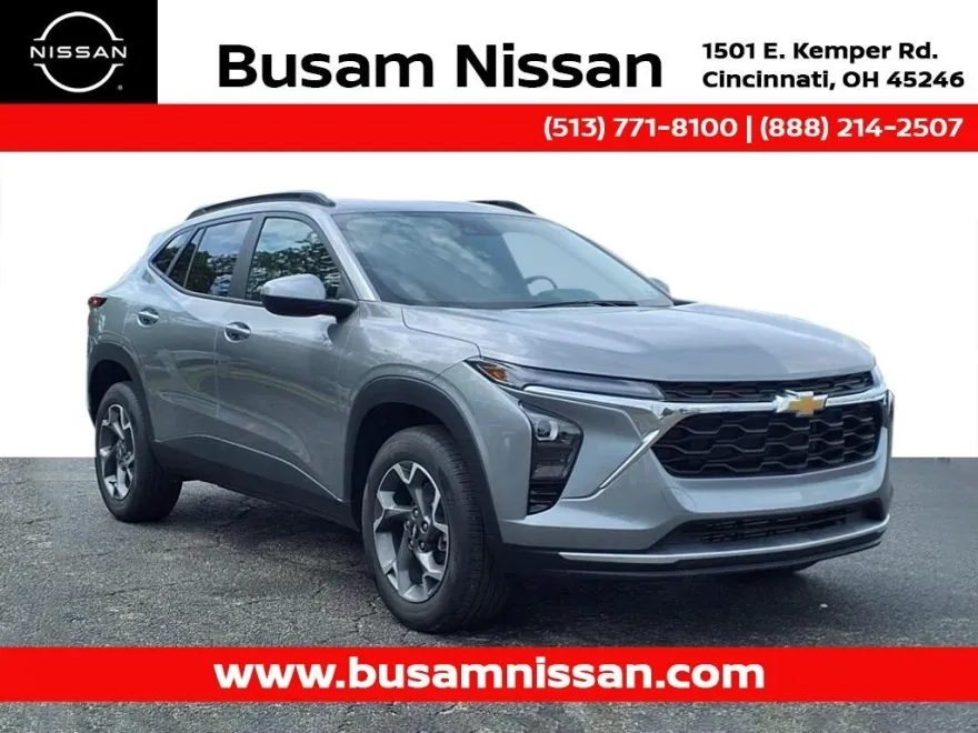 2025 Chevrolet Trax LT photo 1