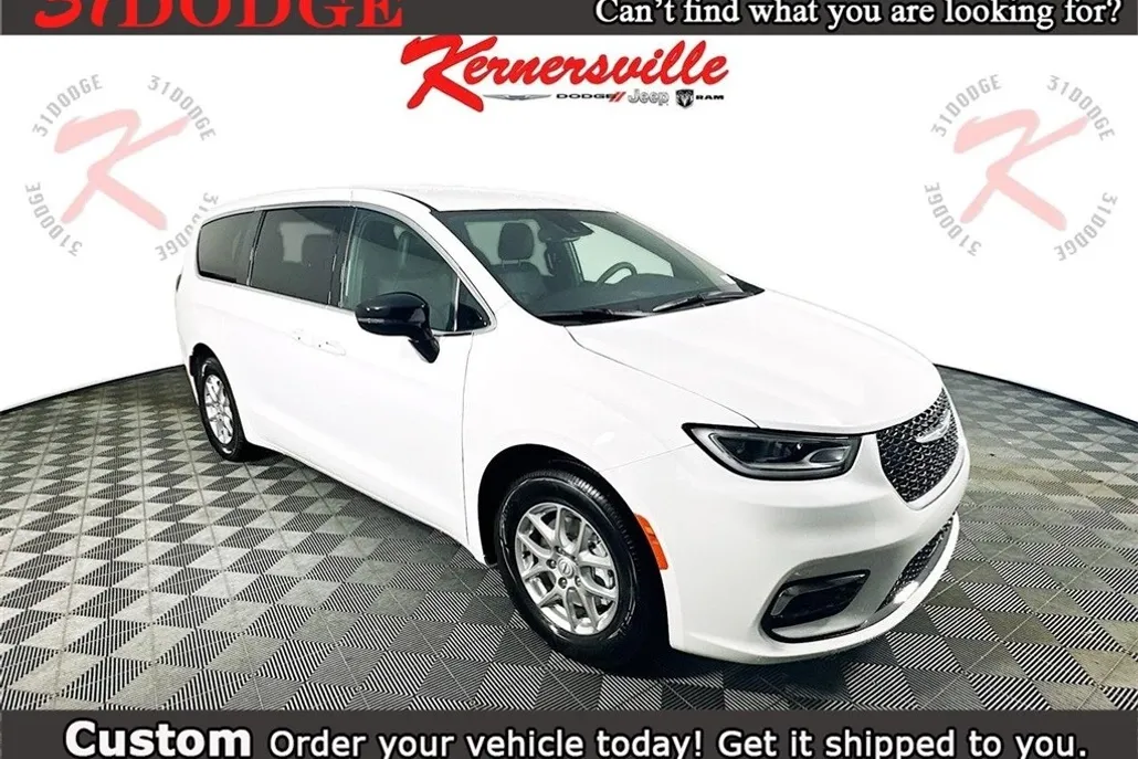2026 Chrysler Pacifica photo 1