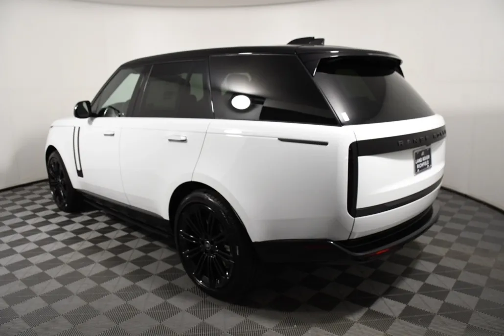 2025 Land Rover Range Rover SE photo 1