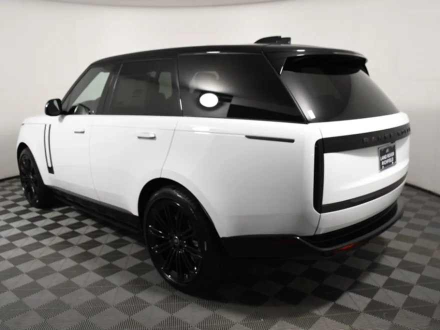 2025 Land Rover Range Rover SE photo 1