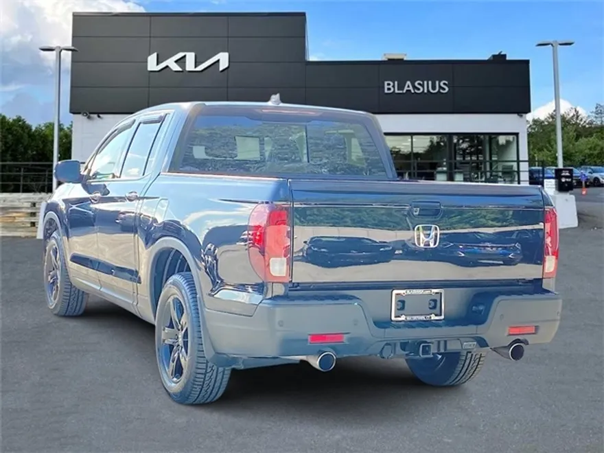 2022 Honda Ridgeline Black Edition photo 1
