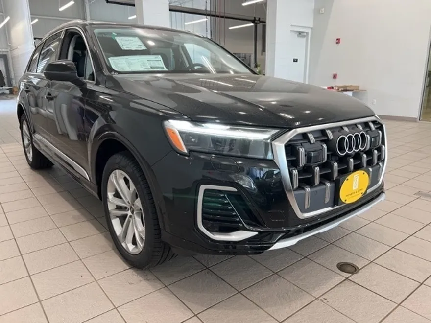 2025 Audi Q7 45 Premium Plus photo 1