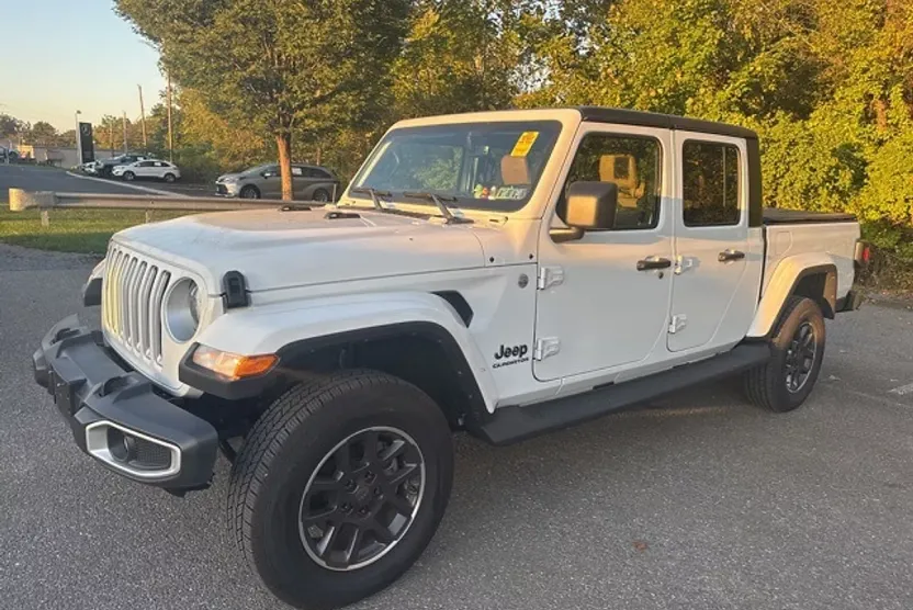 2022 Jeep Gladiator Overland photo 1