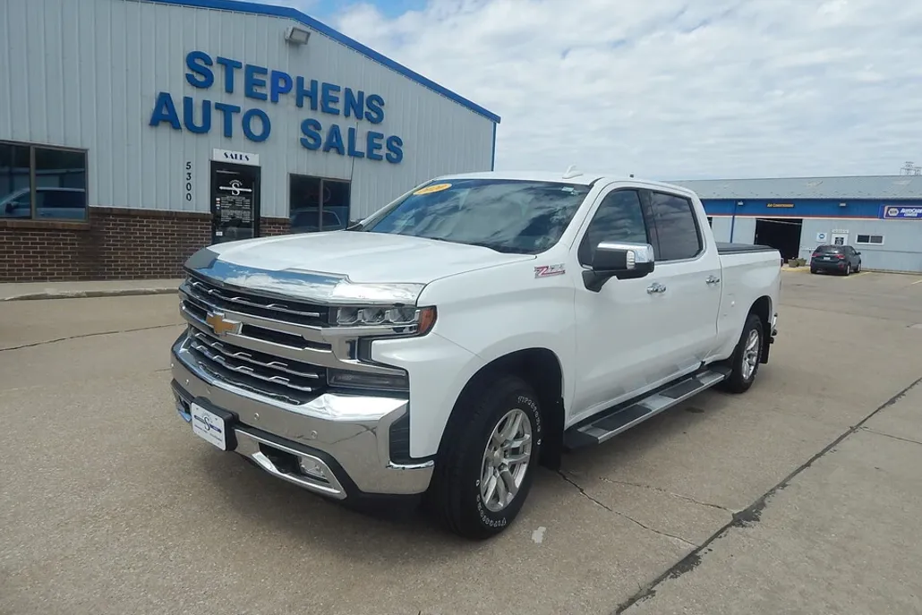 2020 Chevrolet Silverado 1500 LT photo 1