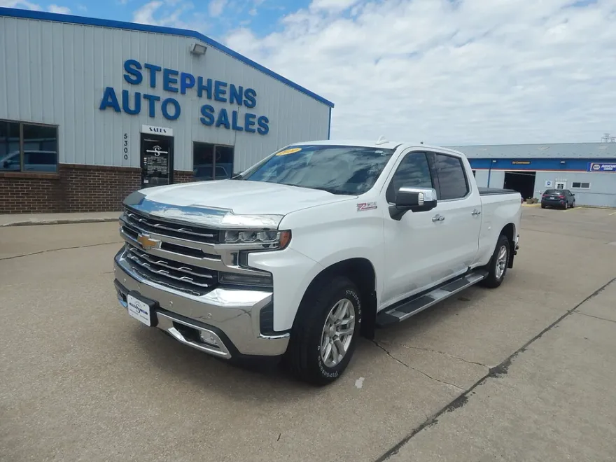 2020 Chevrolet Silverado 1500 LT photo 1