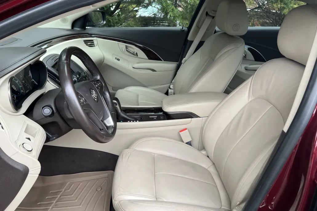 2016 Buick LaCrosse Leather photo 1