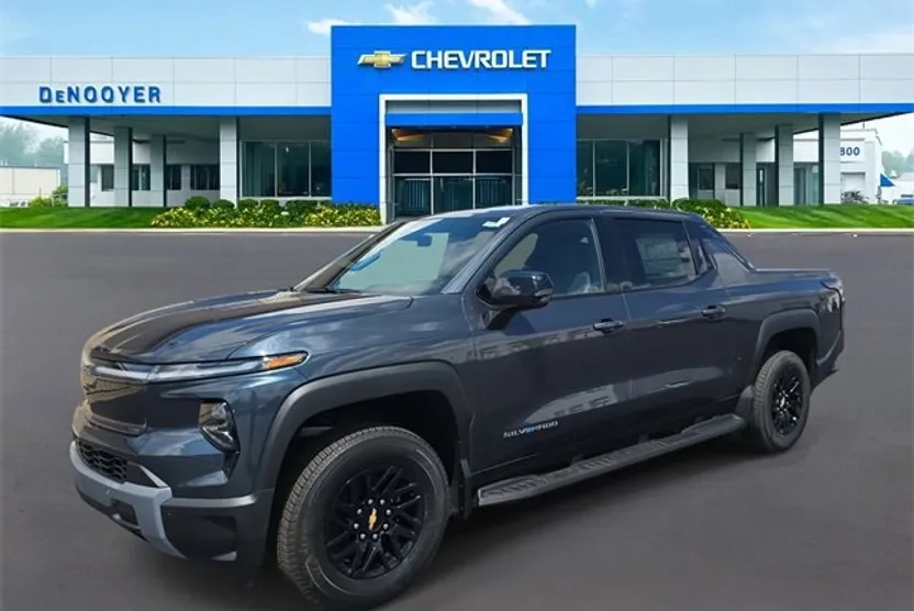 2025 Chevrolet Silverado EV LT photo 1