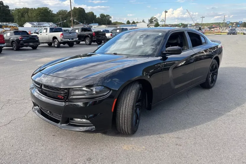 2017 Dodge Charger R/T photo 1