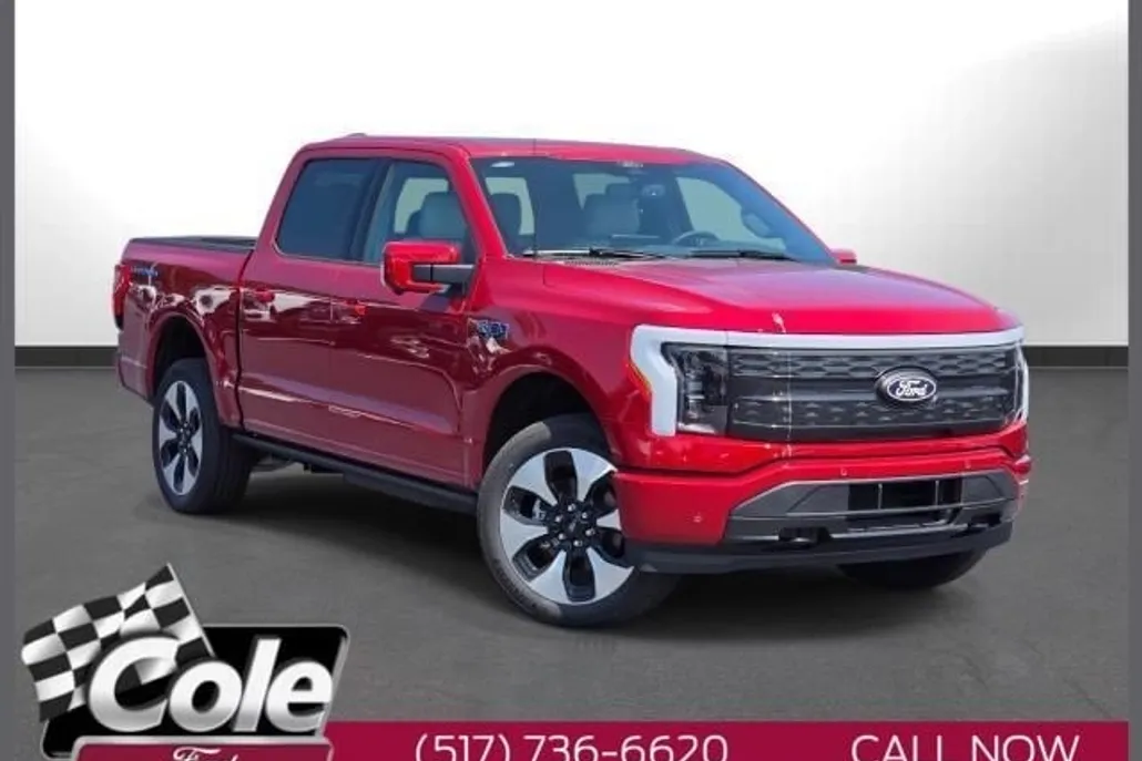 2025 Ford F-150 Lightning Platinum photo 1
