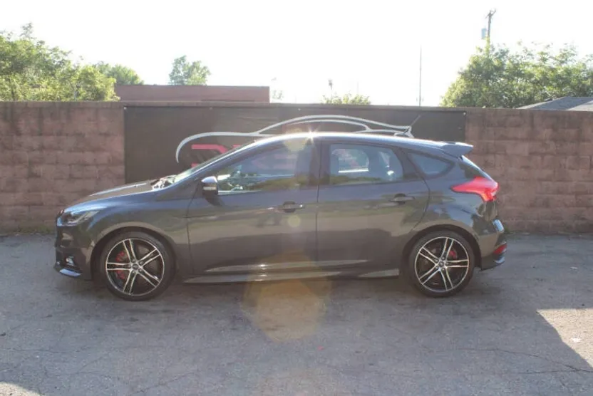 2015 Ford Focus ST photo 1