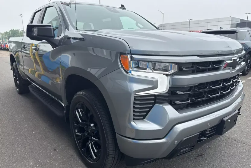 2026 Chevrolet Silverado 1500 RST photo 1