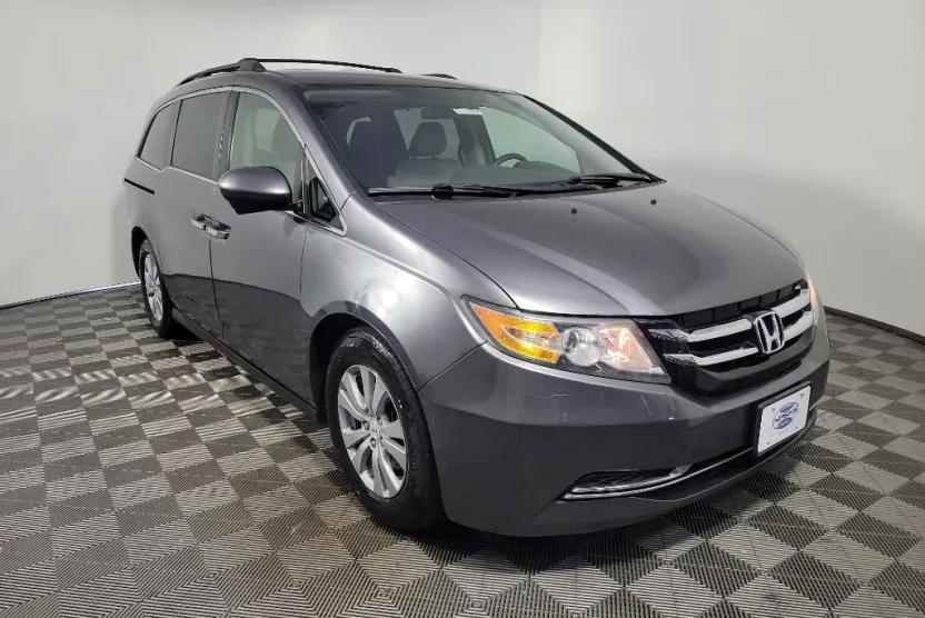 2015 Honda Odyssey EX photo 1
