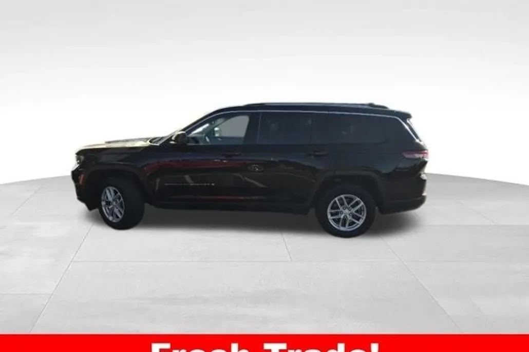 2023 Jeep Grand Cherokee Laredo photo 1