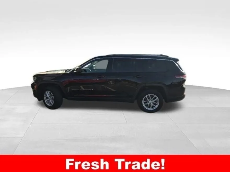 2023 Jeep Grand Cherokee Laredo photo 1